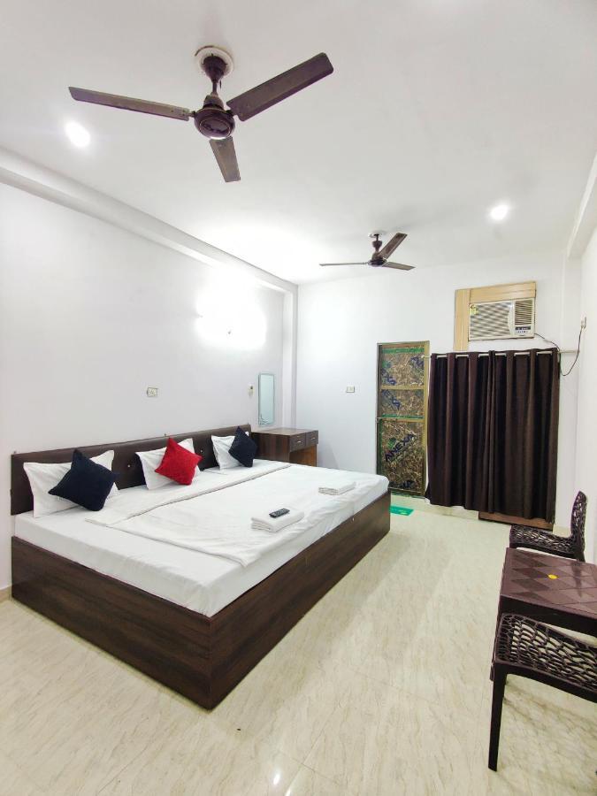 ורנאסי Kohinoor Guest House מראה חיצוני תמונה