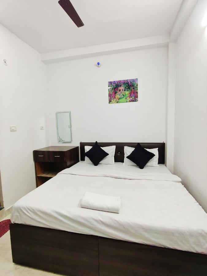 ורנאסי Kohinoor Guest House מראה חיצוני תמונה